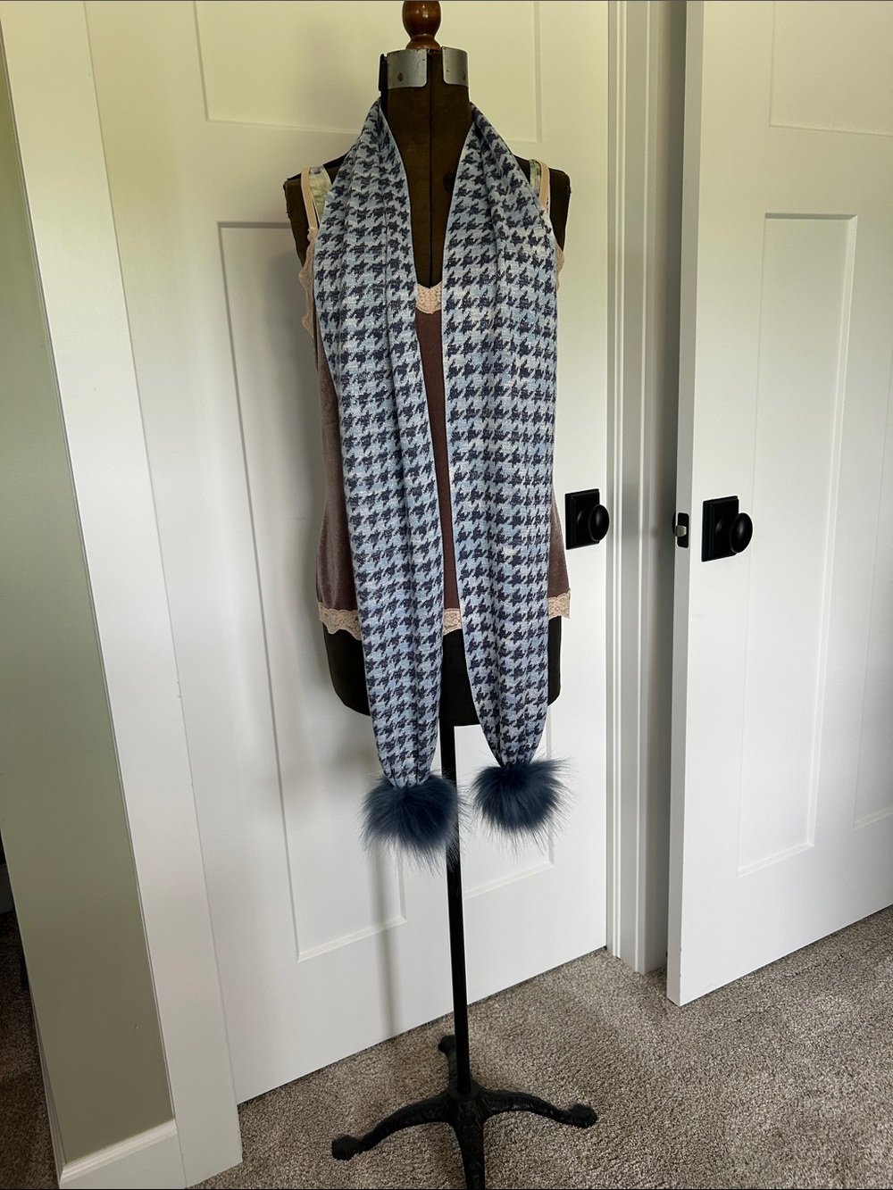 Chico’s winter blues wrap scarf houndstooth knit oblong with fluffy Pom poms nwt